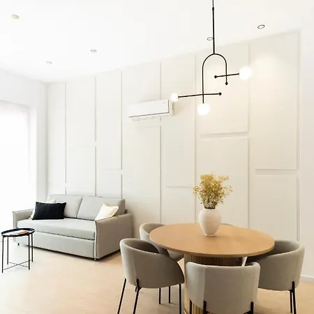 Blanq Marina Suites Aparthotel *