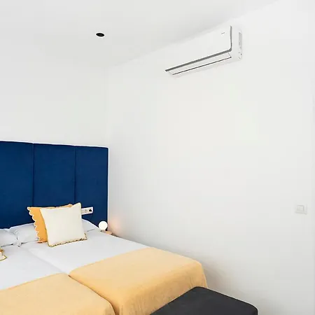 Aparthotel Blanq Marina Suites