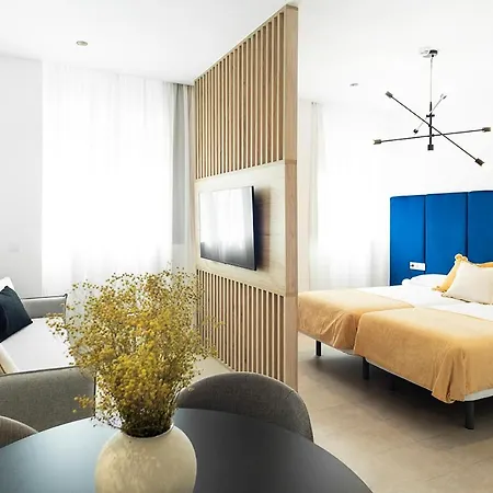 Blanq Marina Suites Valencia
