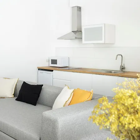 アパートホテル Blanq Marina 4*