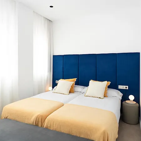 Blanq Marina Suites Aparthotel *