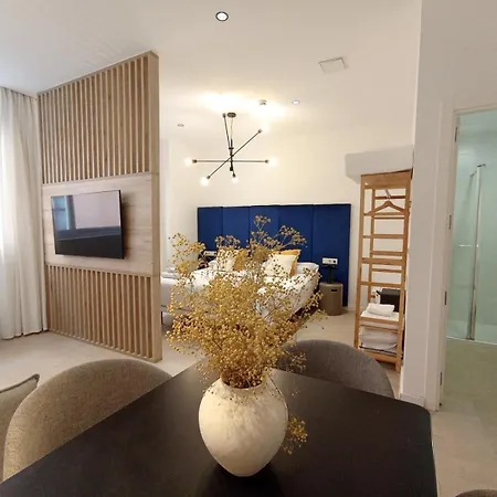 Aparthotel Blanq Marina Suites
