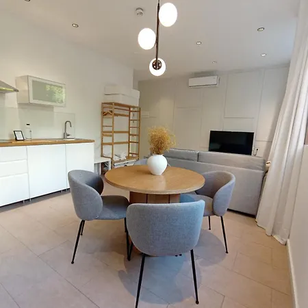 Blanq Marina アパートホテル バレンシア