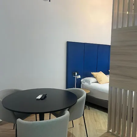 Blanq Marina Suites * Valencia