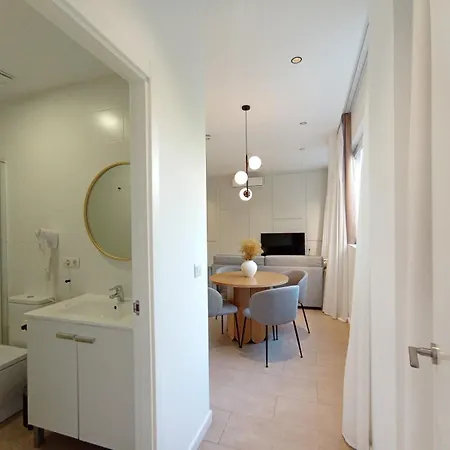 Blanq Marina Suites * Valencia