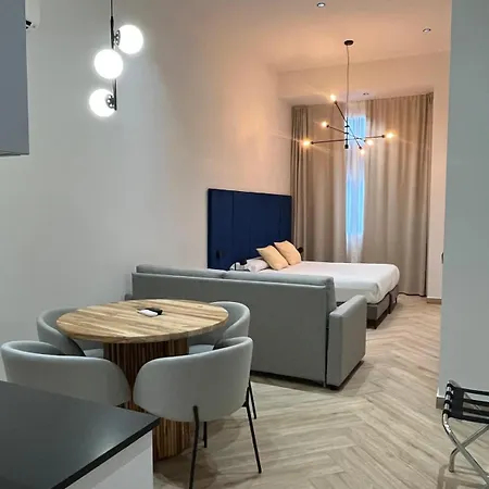 Blanq Marina Suites Aparthotel *