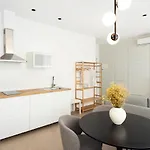 Blanq Marina Suites 4* Valencia