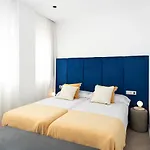 Blanq Marina Suites Aparthotel 4*