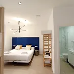 Ξενοδοχείο με διαμερίσματα Blanq Marina 4*