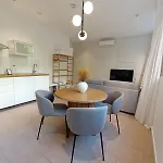 Blanq Marina Suites Aparthotel Valencia